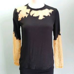 🅱️🅾️G🅾️ 100% Silk black top with lace cutout